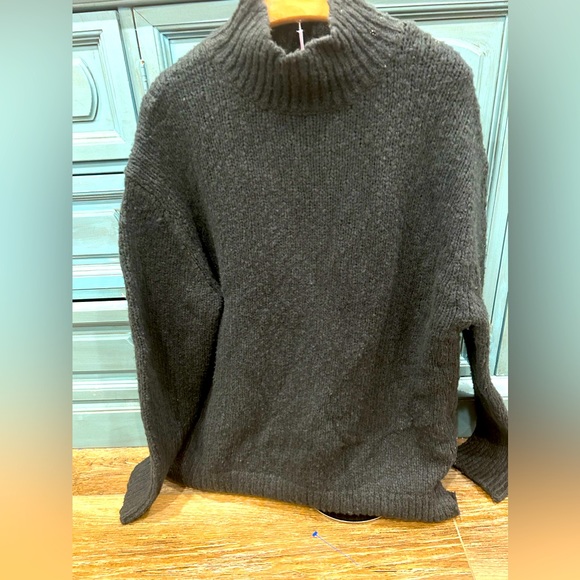 Vince Sweaters - Vince Olive Green Sweater NWT